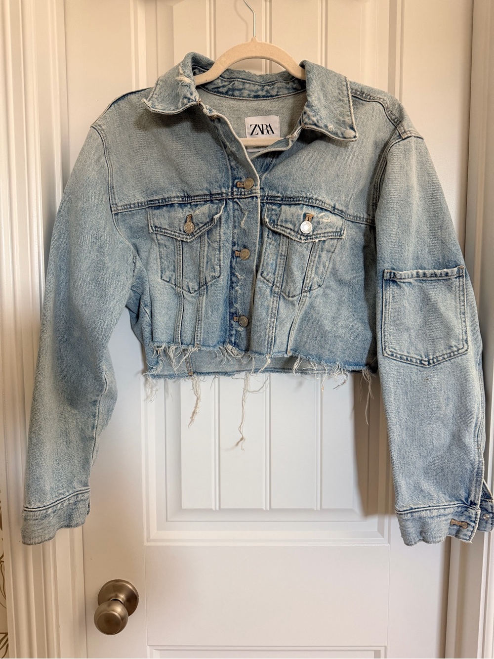 ZARA Light Blue Distressed Cropped Denim Jacket size small